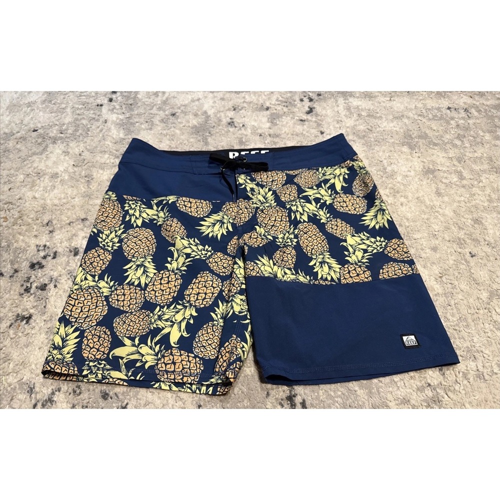 REEF Mens Sz 36 Waist boardshorts/swim/surf Shorts Blue Pineapples